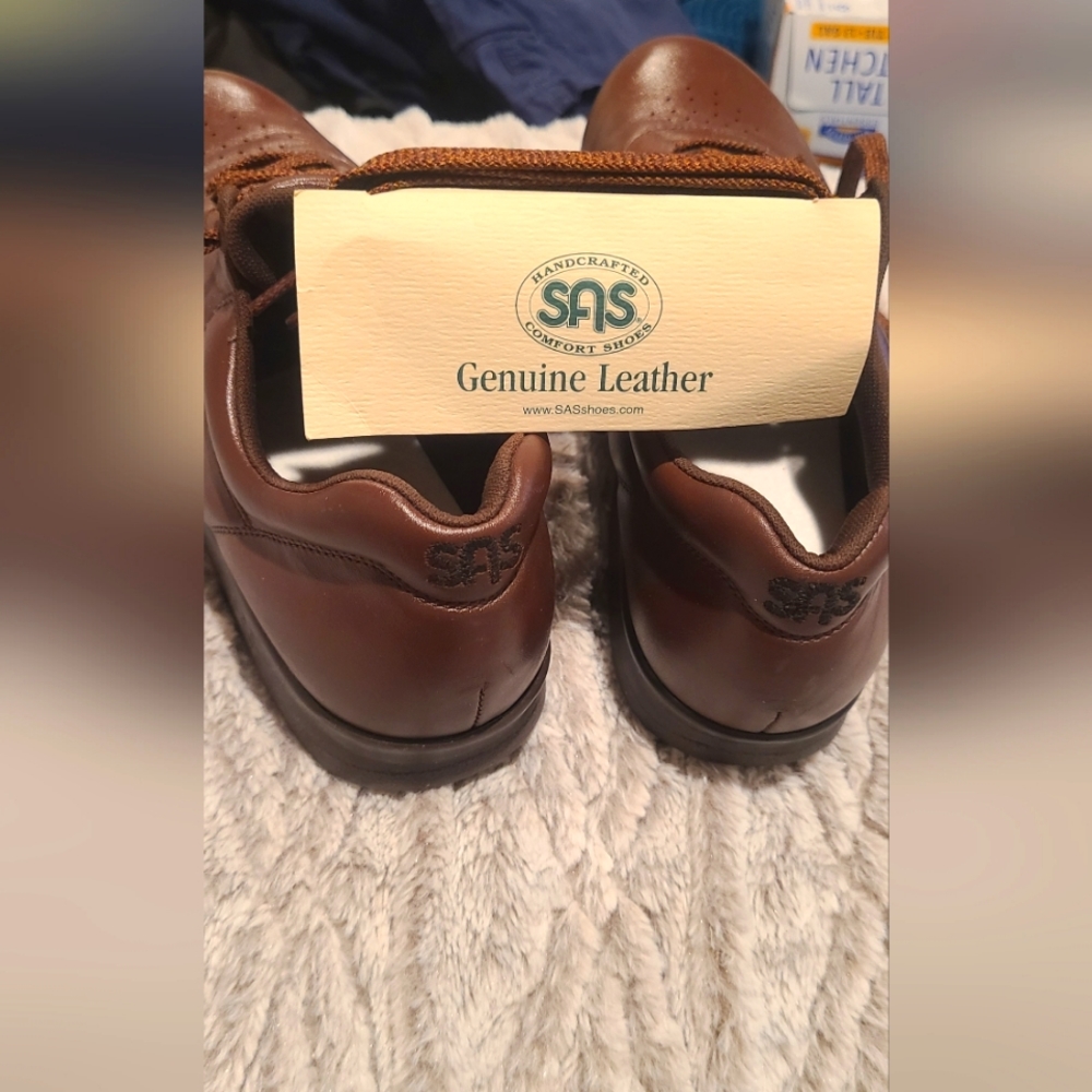 2 pairs is SAS shoes sz 8 1/2